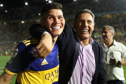 Russo con Jorman Campuzano, al que rescató y convirtió en titular indiscutido a comienzos de 2020