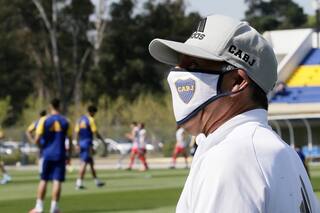 Boca. Russo celebró un gol de Soldano y siguió de cerca a Batallini
