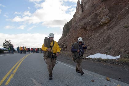 Personal especializado comenzó a trabajar inmediatamente para poder despejar la ruta