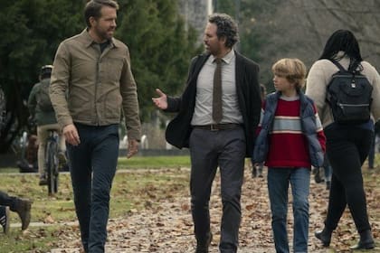 Ryan Reynolds, Mark Ruffalo y Walker Scobell en El proyecto Adam