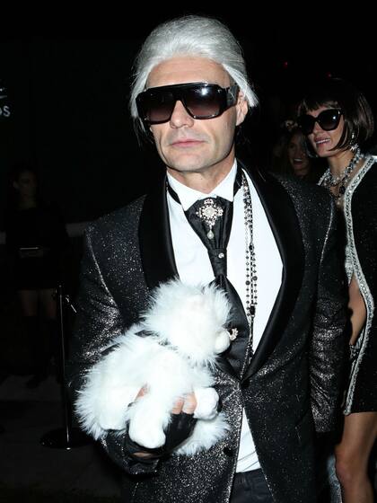 Ryan Seacrest, igualito a Karl Lagerfeld