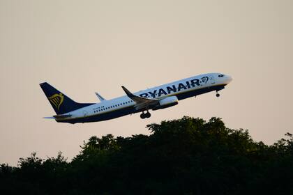 Ryanair es una aerolínea irlandesa de bajo costo fundada en 1984.