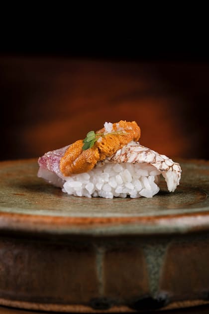 El set de nigiris es uno de los puntos altos de la experiencia en San