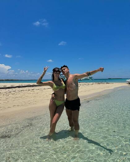 Sabatini compartió varias postales para saludar a Dybala por su cumpleaños (Foto: Instagram @orianasabatini)