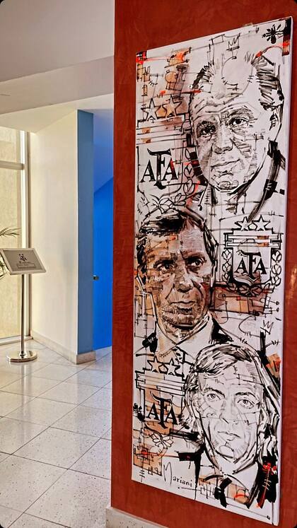 Sabella, Bilardo y Menotti, en uno de los murales del predio de la AFA