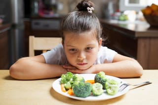 Ni las redes sociales ni la escuela: cuál es la principal causa de los trastornos alimentarios infantiles