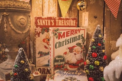 “¿Sabes qué regalo le he pedido a Papá Noel en esta Navidad? Pasar otro año más a tu lado”, es una de las frases para dedicar en Nochebuena