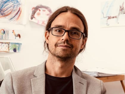 "Sabía que si aceptaba la ayuda de esos tres seres para salir del pozo y cruzar la luz, me moriría", recuerda Alex Gómez-Marín sobre su experiencia cercana a la muerte