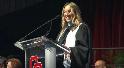 “Sabía que teníamos bastantes gemelos, pero el número real me sorprendió" expresó la directora de Cooper durante la graduación