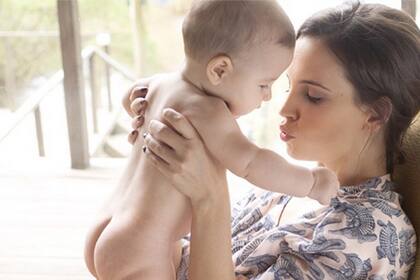 Sabrina Garciarena con su hijo León de 9 meses