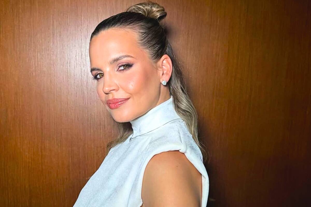 Sabrina Garciarena demonstrou o fenômeno fosforescente das noctilucas em Punta del Este e deixou todos sem palavras Sabrina Garciarena demonstrou o fenômeno fosforescente das noctilucas em Punta del Este e deixou todos sem palavras