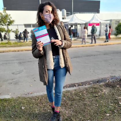 Sabrina Sosa es docente (34) y se vacunó con AstraZeneca en Moreno.