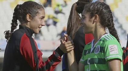 Sabrina y Mónica Flores, en el último Mundial Sub 20 de fútbol