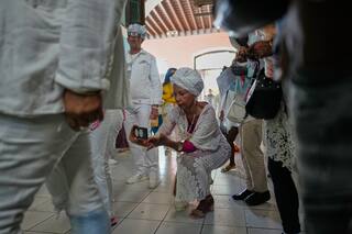 Sacerdotes de santería cubana advierten sobre conflictos armados y violencia para 2026