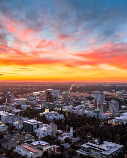 Sacramento combina empleo estable y una vibrante vida cultural en la capital estatal