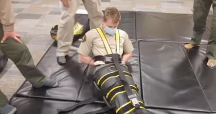 Safe Restraints Inc., con sede en California, es la empresa que fabrica el polémico dispositivo