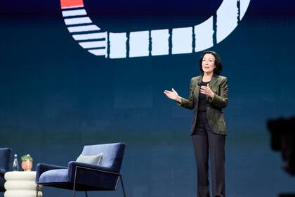 Safra Catz, CEO de Oracle, celebró los resultados financieros del primer trimestre de la empresa
