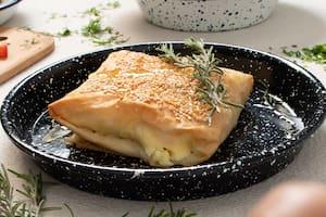 Saganaki, queso feta en masa filo