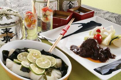 Sake, aliado perfecto de la comida asiática.