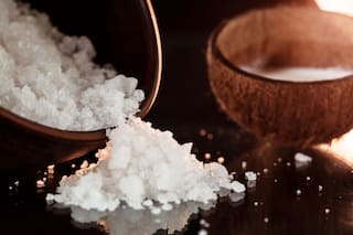Por qué se recomienda poner sal en la puerta de casa