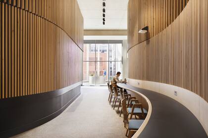 Sala de lectura del Edificio Marshall. Foto: Ed Reeve/Gentileza https://www.graftonarchitects.ie/