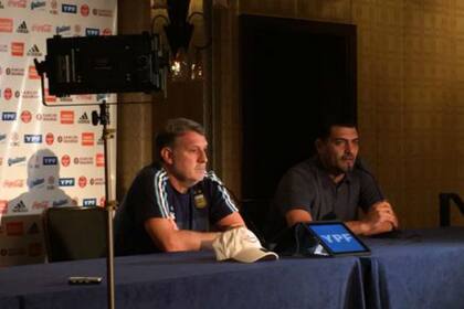Sala y Martino, en la conferencia de prensa del jueves, antes de Bolivia