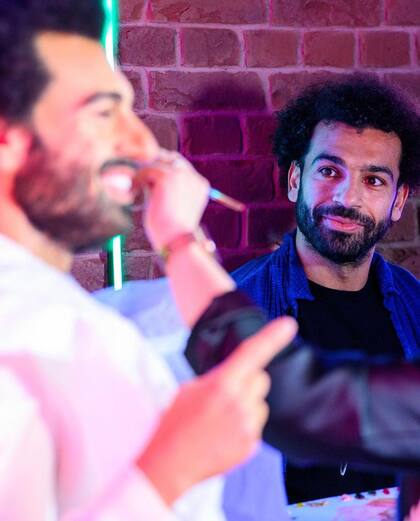 Salah visitó su nueva estatua en el Madame Tussauds