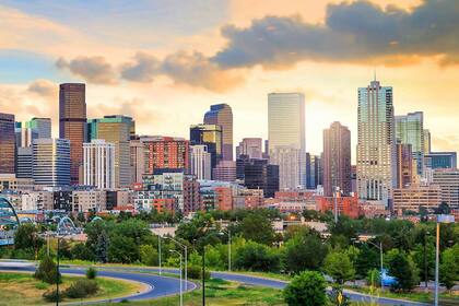 Salarios iniciales, crecimiento salarial y tasas de contratación fueron las tres variables analizadas para confeccionar el informe: Denver posee uno de los mercados más dinámicos para encontrar empleo (Archivo)