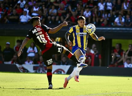 Salcedo va al cruce del avance de Julián Fernández