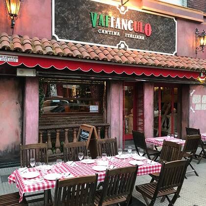 Salchichitas con polenta, ¿de verdad querés pedir algo más en Vaffanculo?