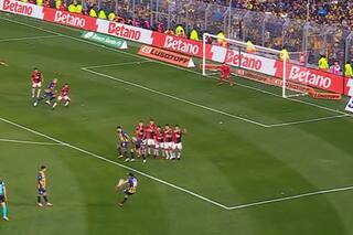 Malcorra, otra vez decisivo para Rosario Central ante Newell's: aportó un "casi gol" y deliró Arroyito