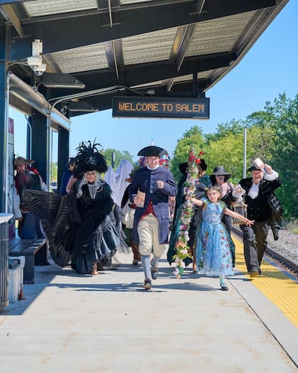 Salem organiza un festival anual de Halloween en octubre (FB/Salem Haunted Happenings)