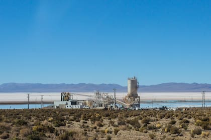 Sales de Jujuy, de Orocobre, Toyota y la empresa de energía de Jujuy produce 17.500 toneladas de litio al año, está junto a la comunidad Olaroz
