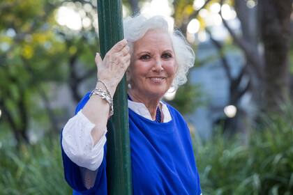 "Salí a flote gracias a haber caminado mucho los escenarios", explica Rinaldi sobre el exilio