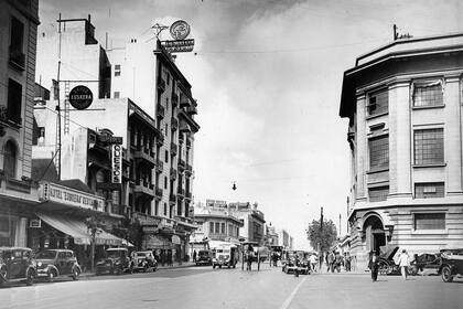 Salida de la Estación Constitución que da a la calle General Hornos, el 4 de abril de 1938.