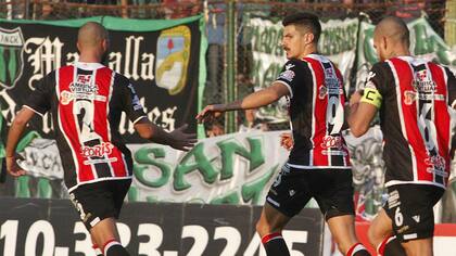 Salinas, la gran carta ofensiva de Chacarita: es el goleador del torneo con 29 tantos