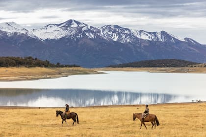 Salir de cabalgata es uno de los programas que propone la estancia.