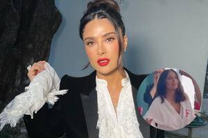 Salma Hayek subió un video bailando en bata y se rio de sus propios ‘mini accidentes’