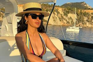 Salma Hayek cumplió 58 años y lo celebró con una veraniega producción de fotos