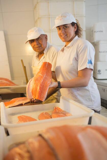 Salmón de primera en el mercado de Primera Junta