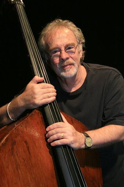 Salo, en El contrabajo