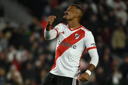 Salomón Rondón anotó su primer tanto en el Monumental