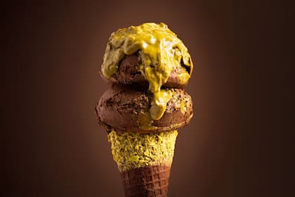 Salsa de chocolate Dubai en un helado