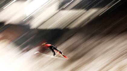 Salto de Sky Entrenamiento individual Stephan Leyhe de Alemania entrena