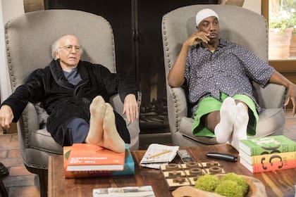 Salvavidas de plomo: Larry vuelve a la pantalla chica con su amigo Leon Black.