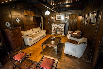 Salvo el piso, que fue reemplazado, la cabaña de De Lemoine mantiene sus materiales originales