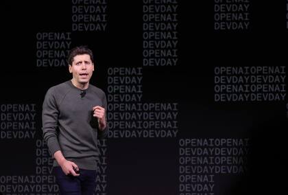 Sam Altman ha dicho que cree que la forma "más responsable" de introducir los sistemas de inteligencia artificial en la sociedad es "gradualmente".
