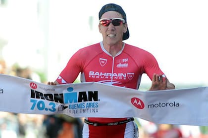 Sam Appelton se adjudicó el primer Ironman en Argentina.jpg