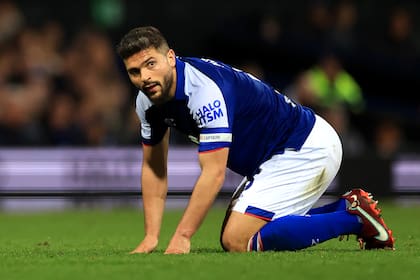 Sam Morsy, capitán del Ipswich Town, no usó el brazalete oficial en su último partido