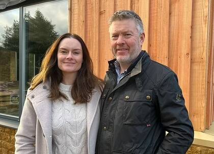 Sam y Kevin invirtieron los ahorros de su vida en la construcción de la casa de sus sueños